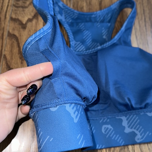 Women’s Reebok sports bra size M medium yoga stretch comfy running athletic pad - Picture 8 of 10